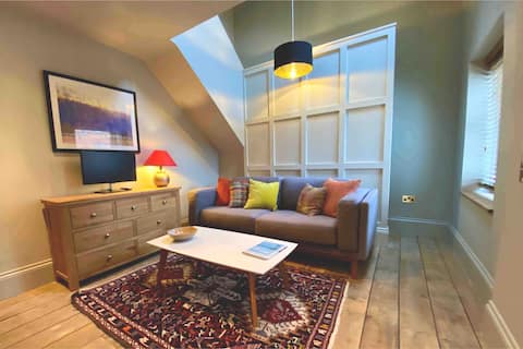 Top Airbnb: Charming 1 BR flat in Winchester’s historic centre in Winchester