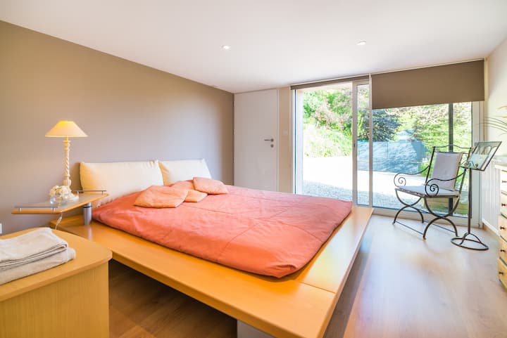 Easy Lyon:spacious quiet guestsuite