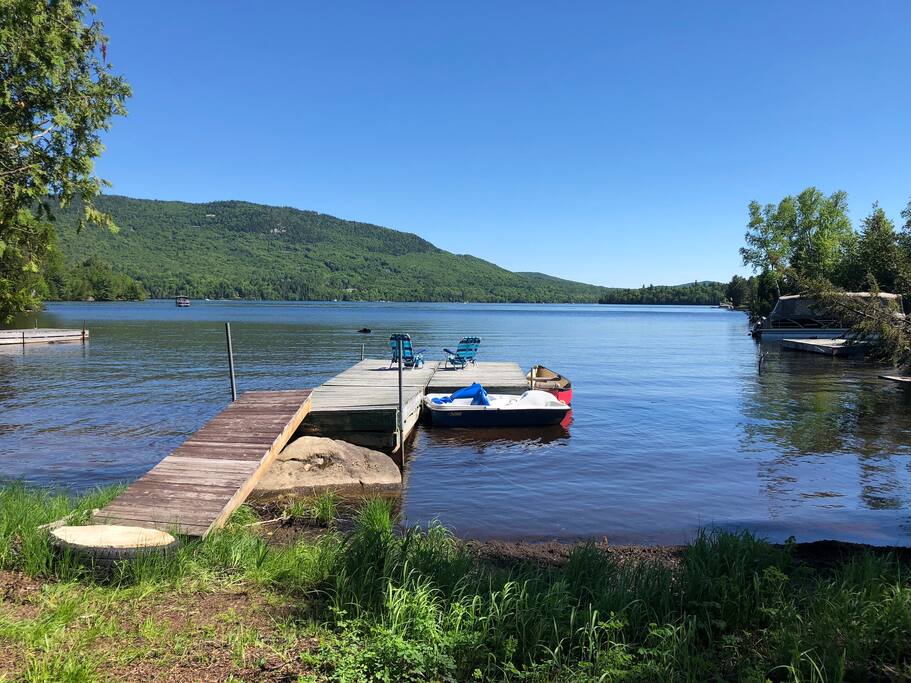 Chalet au bord de l'eau du majestueux Lac Archambault.