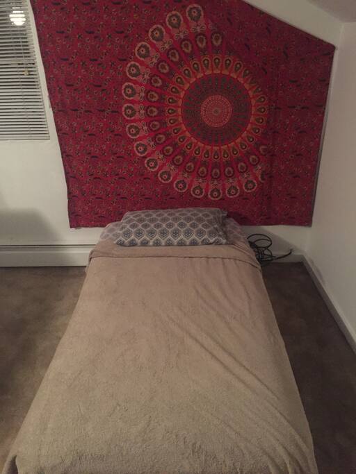 Loft: Single Bed & Soft Sheets