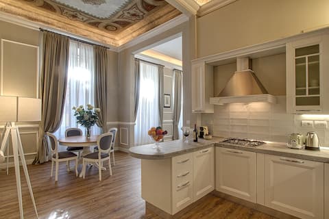Top performing Airbnb: Art Apartment Luxury Family suite in Firenze