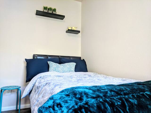 Huntington Beach Bungalow & Private Entrance #3