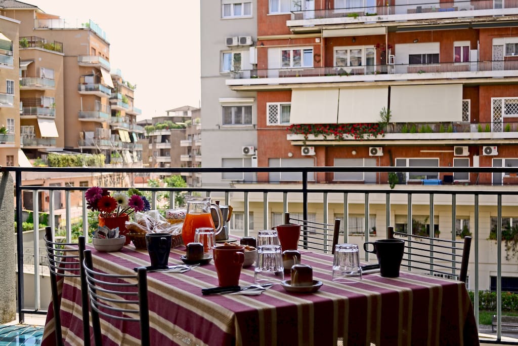 The breakfast in the large Terrace before exploring the beauties of Rome