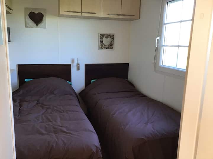 Dormitorio 2 con armarios empotrados