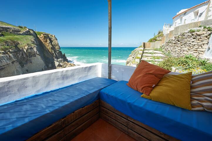 Stunning beach house on the cliff gallery image 4