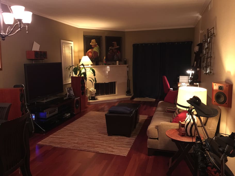 Common Area looking into living room