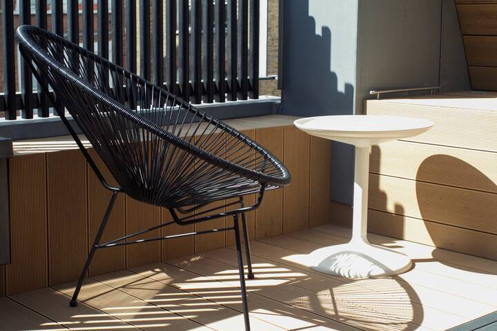 MAGICAL URBAN RETREAT sleep up to 5 gallery image 5