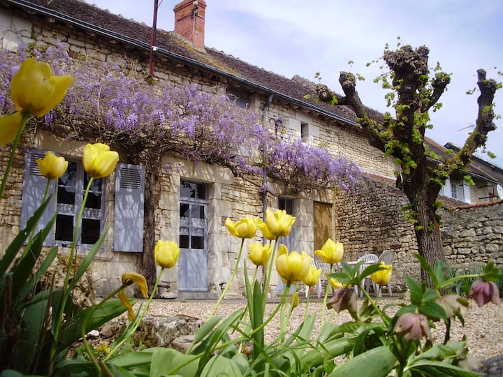 Bucolic and Ideal for Loire Castles Cottages for Rent in Verneuille