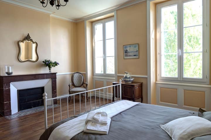 La chambre "Cellier des Guinots" avec vue sur la Dordogne