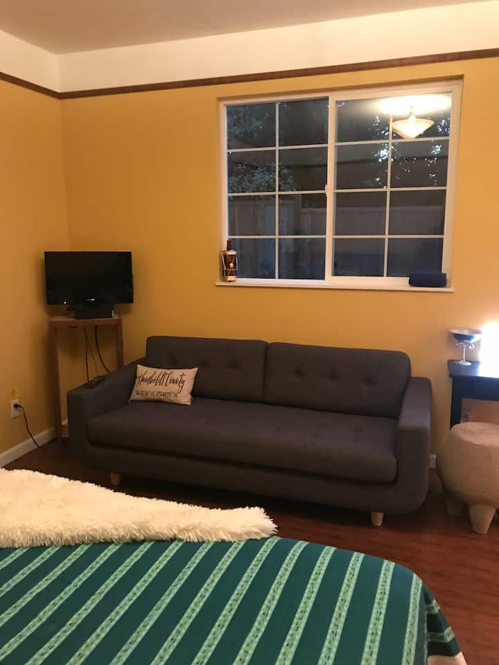 Secluded Studio - Happy Valley, OR