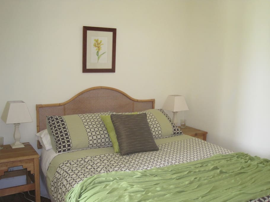 Daisy Room, double bed, shower room, tea and coffee facilities.