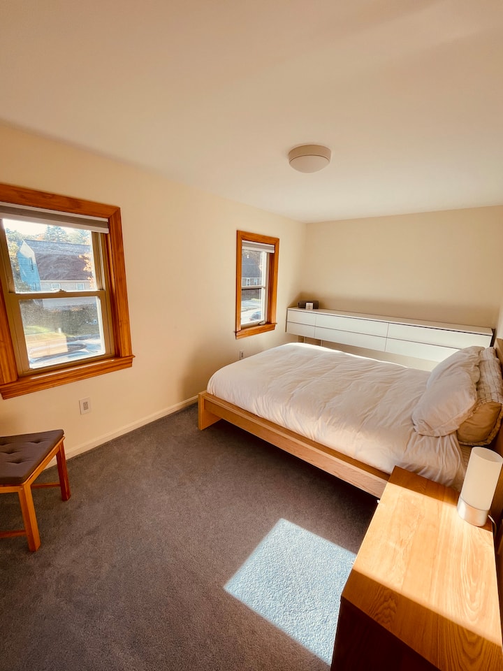 Segundo dormitorio con cama tamaño queen 
