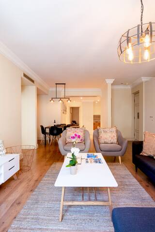 Spacious And Convenient Greenpoint Living gallery image 4