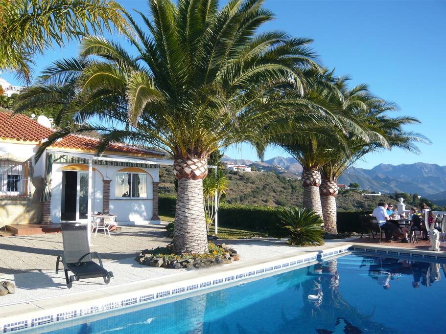 Casa, Palmen, Pool und Berge