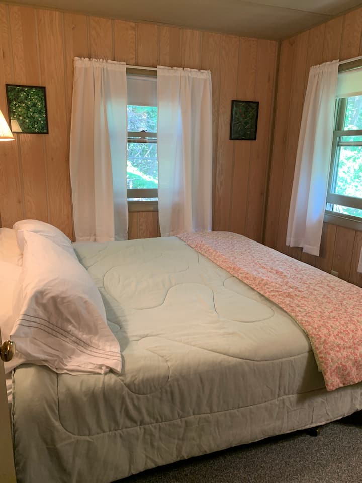 საძინებელი 1