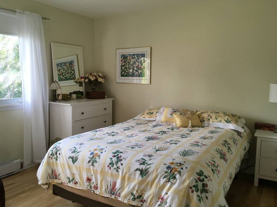 Lit queen - Queen size bed
