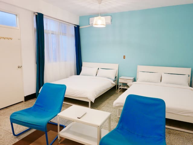 Patio Apartment 天井公寓_雙人房兩大床(鄰近士林夜市逛再晚也不怕)