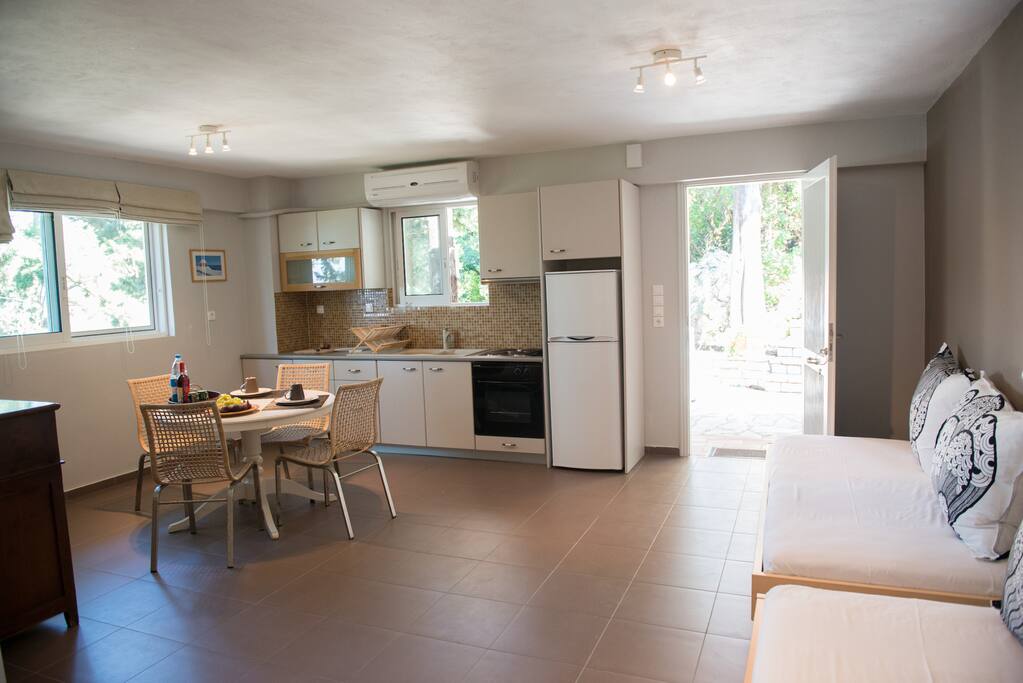 https://www.airbnb.it/users/17601953/listings