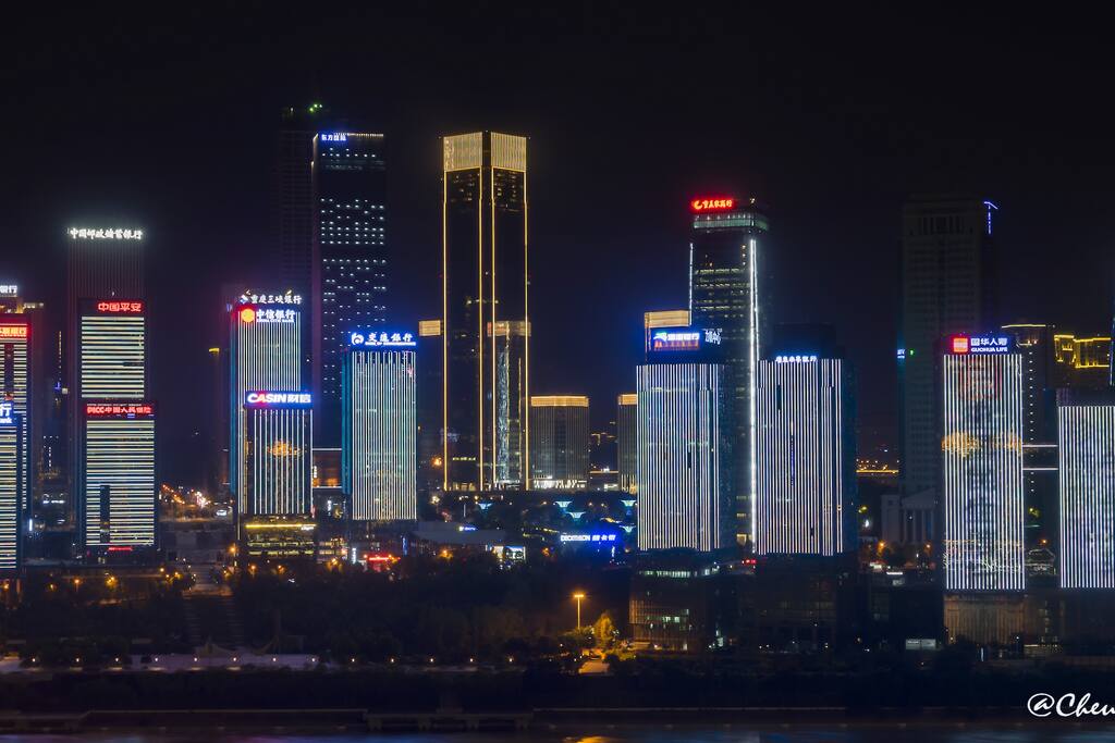 客人拍的窗外的江景