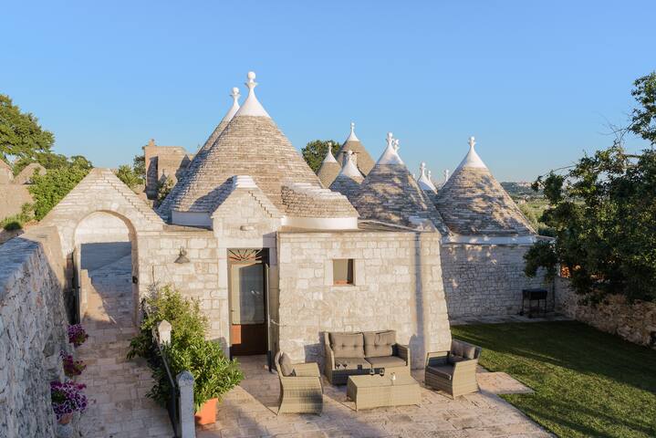 Trullo Quercia with private pool gallery image 5