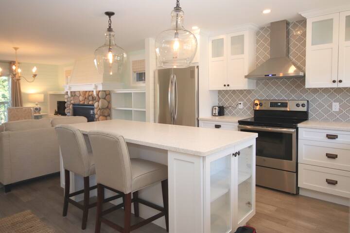 Gull’s Landing Guest Cottage gallery image 2