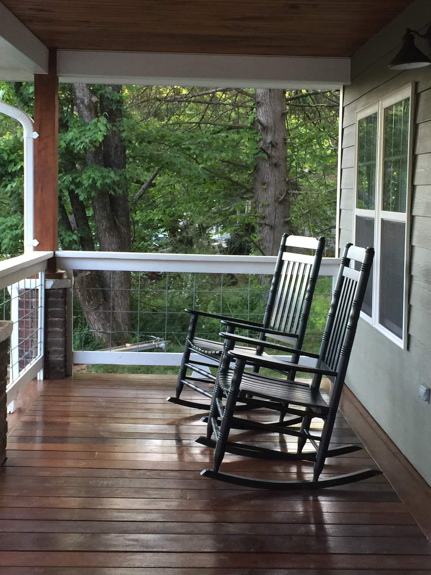 Virginia's Cottage - In Town