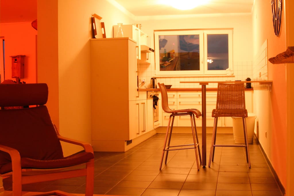 Großer Flur mit offener Küche, Wohnzimmer zur linken