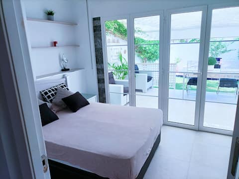 Fantastic apartment with garden and barbecue.