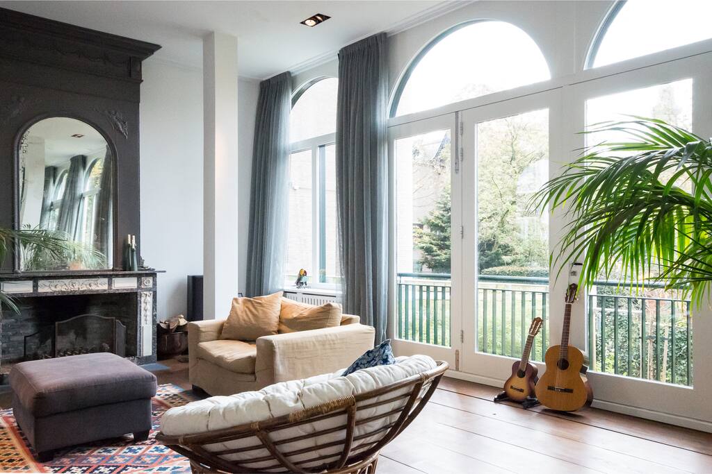Living room with fire place