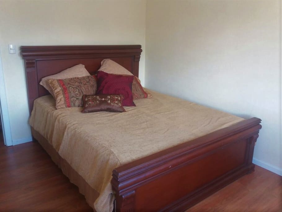 Monos Queen Orthopedic Bed with Memory Foam overlay