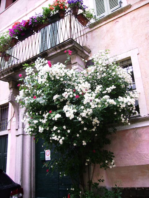 two-room apartment in eighteenth-century residence