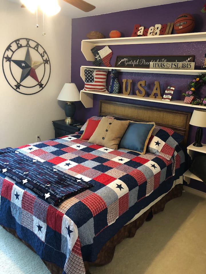 СПАЛНЯ № 3: тексаска стая - двойно легло