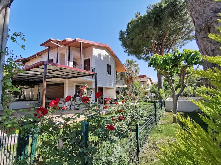 Cheerful 3 Bedroom Summer House 100m To The Beach. - Davutlar