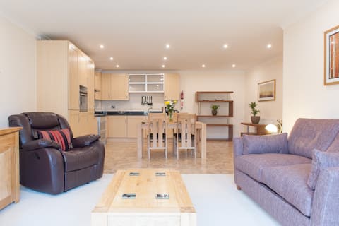 Successful Airbnb property: Camstay Longworth Ave - 1 BR in Milton