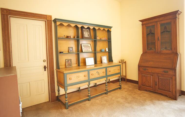 Saratoga Silicon Valley Victorian gallery image 4