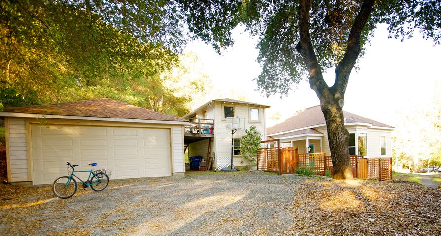 Saratoga Silicon Valley Victorian gallery image 2