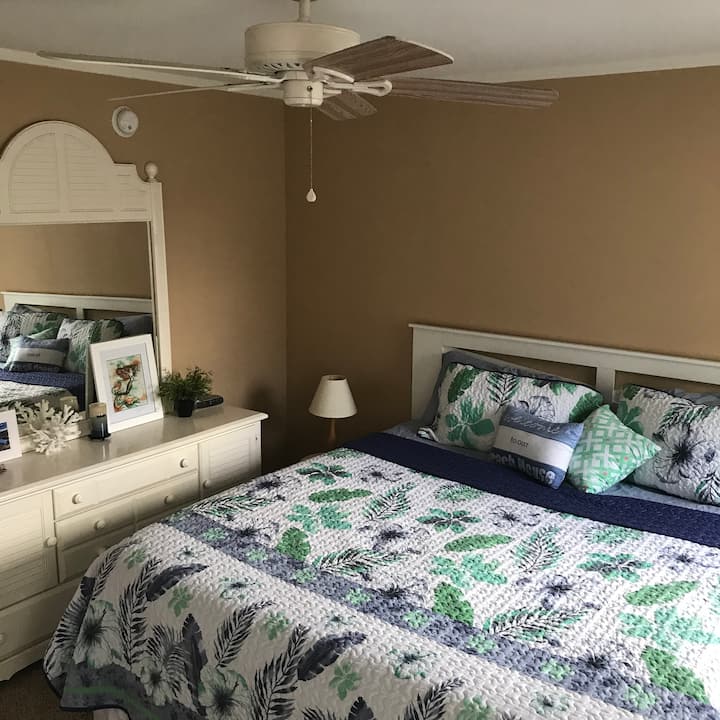 קפטנים רבעים מיטת קינג סייז 