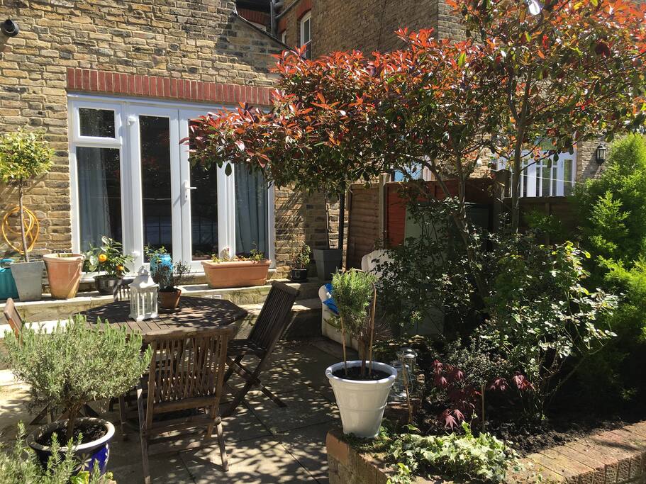 Having a quiet secluded outdoor space really is a bonus in a busy, noisy city like London.