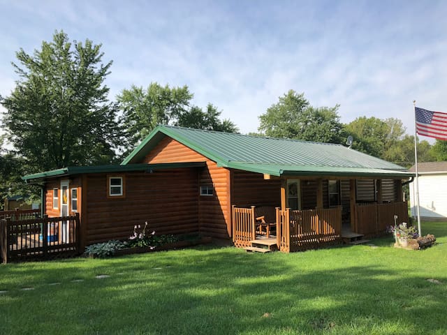 Little Cedar Lodge (for hunters or vacation!)