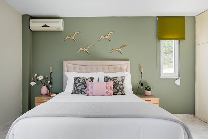 Ძირითადი საძინებელი პრემიუმ კლასის ორადგილიანი საწოლით 