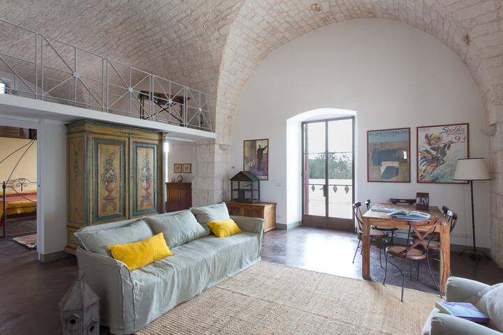 Ostuni: charm and comfort for 4 ( 1 villa) gallery image 3