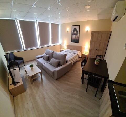 3-Studio near Madrid-Toledo and Warner Park