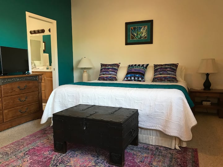 Главен апартамент и баня с суперголема подложка