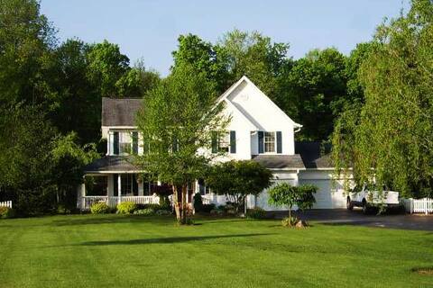 Peaceful country home by DePauw and Monon Bell!