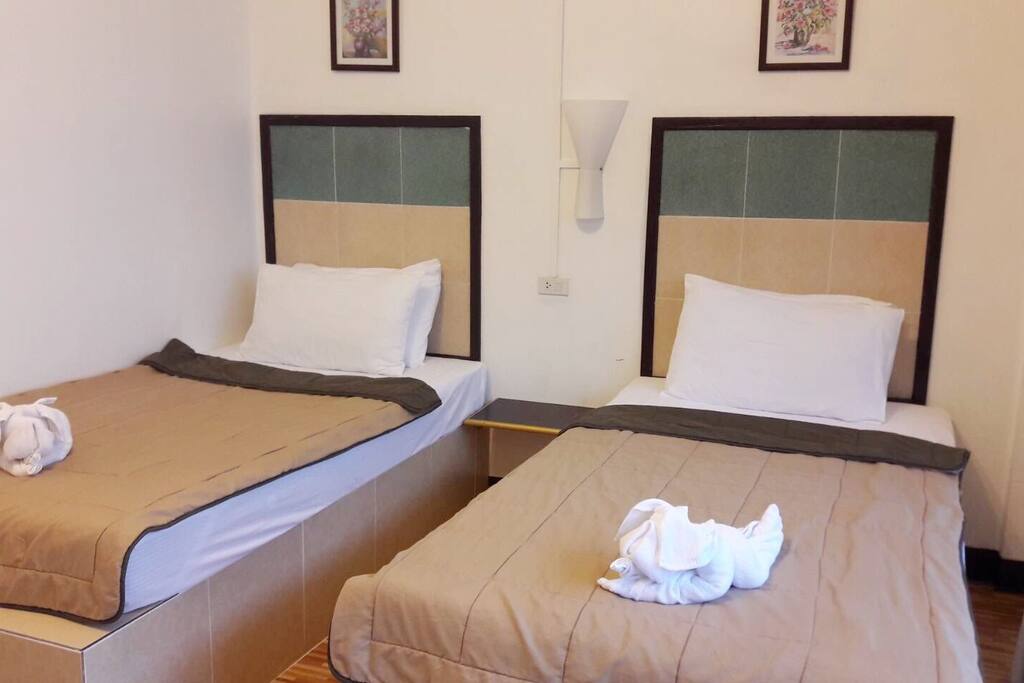 Comfortable stay with Modern loft design & Twin bed :)