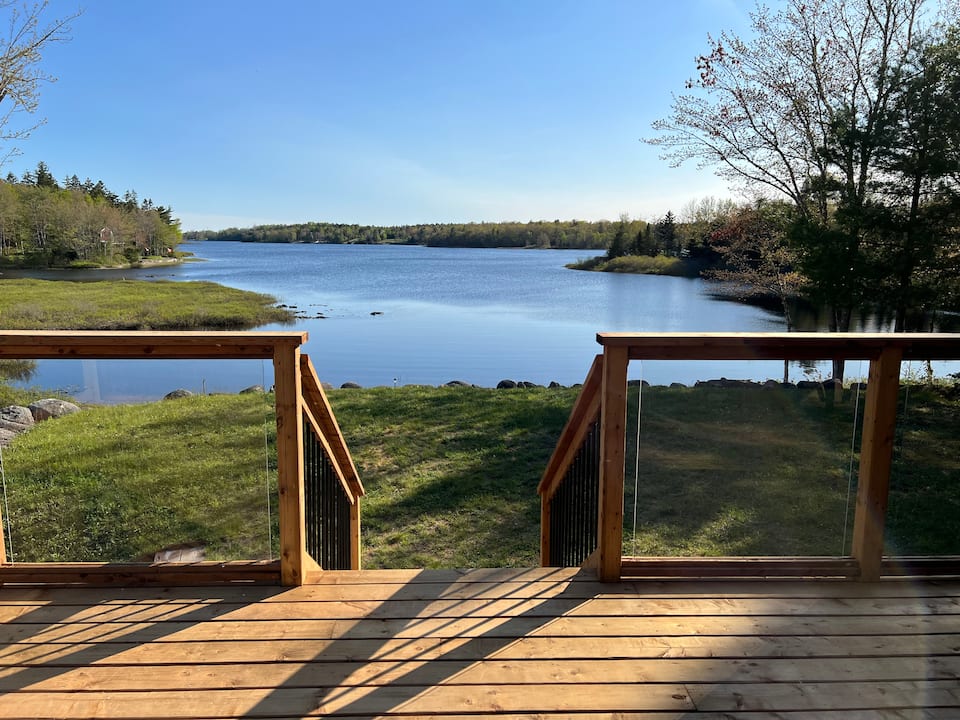 Lakefront cottage on a Wallaback lake — photo 1