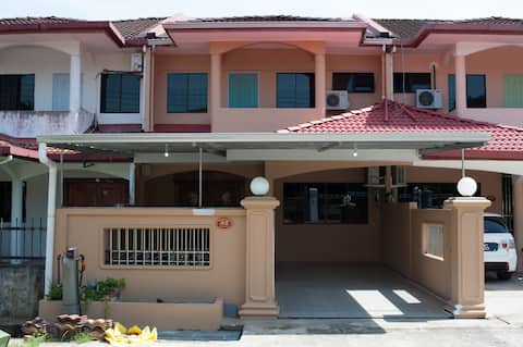 "Welcome Homestay" At Taman Gloria, Bintulu