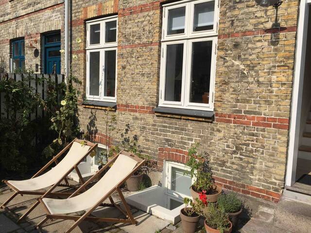 Town house in best area, 200sqm, private garden gallery image 5