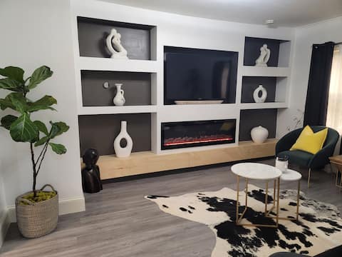 Stylish Luxe Apartment!
