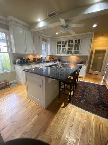 Entire House – Cozy, Lower Greenville Craftsman! gallery image 4